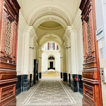 Piazza Amore Napoli Luxury Apartment Nel Cuore Di Napoli Luaran gambar