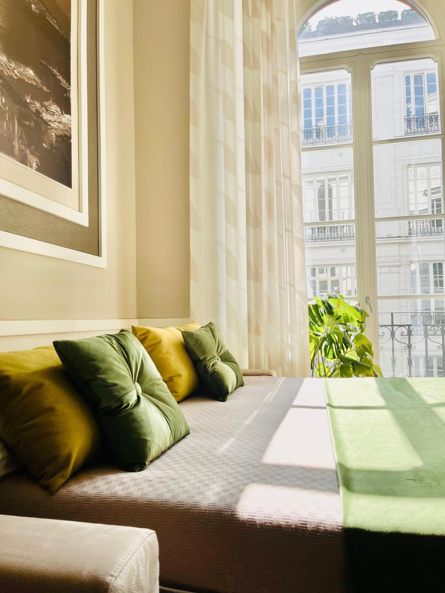 Piazza Amore Napoli Luxury Apartment Nel Cuore Di Napoli Luaran gambar