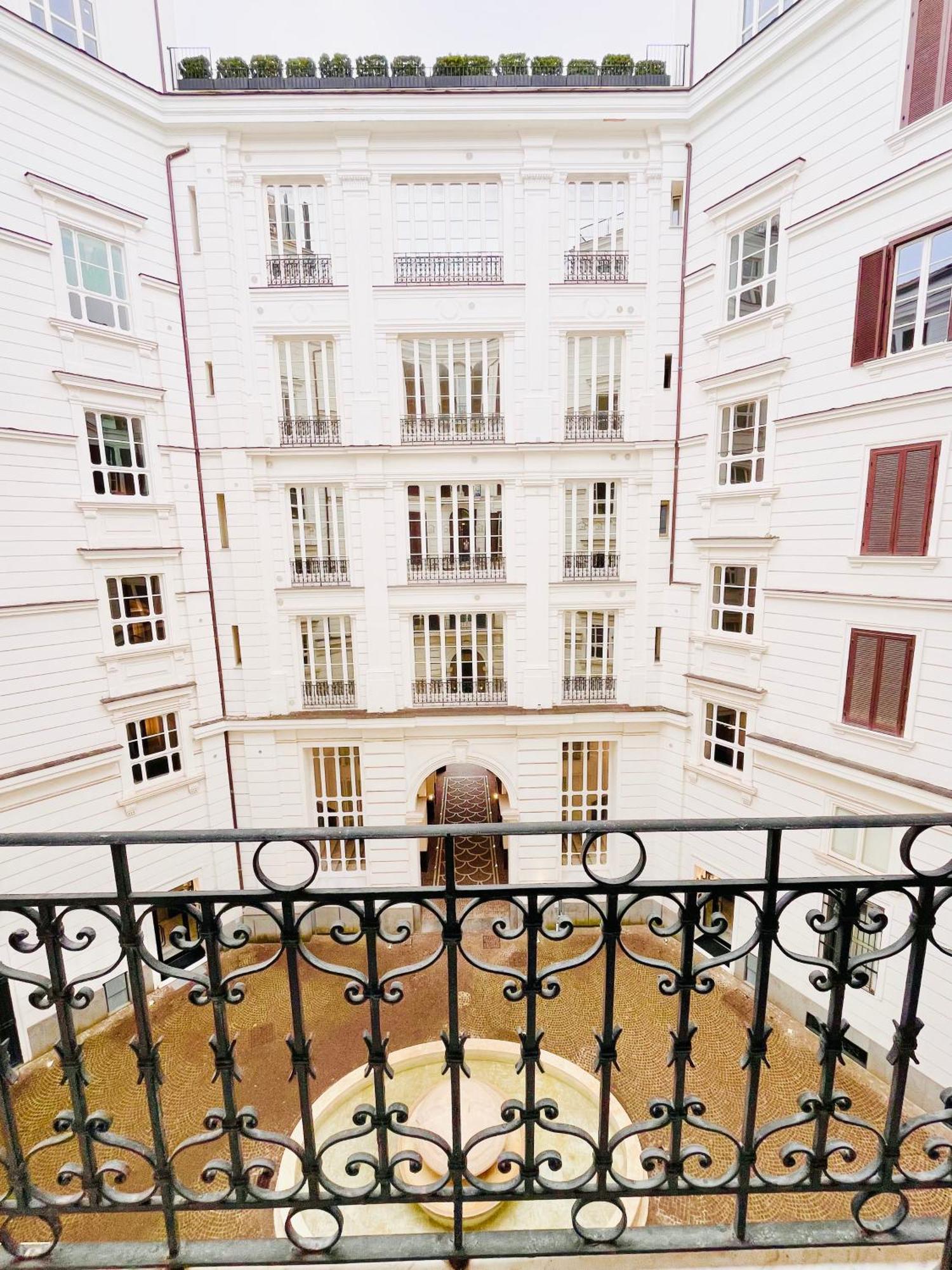 Piazza Amore Napoli Luxury Apartment Nel Cuore Di Napoli Luaran gambar