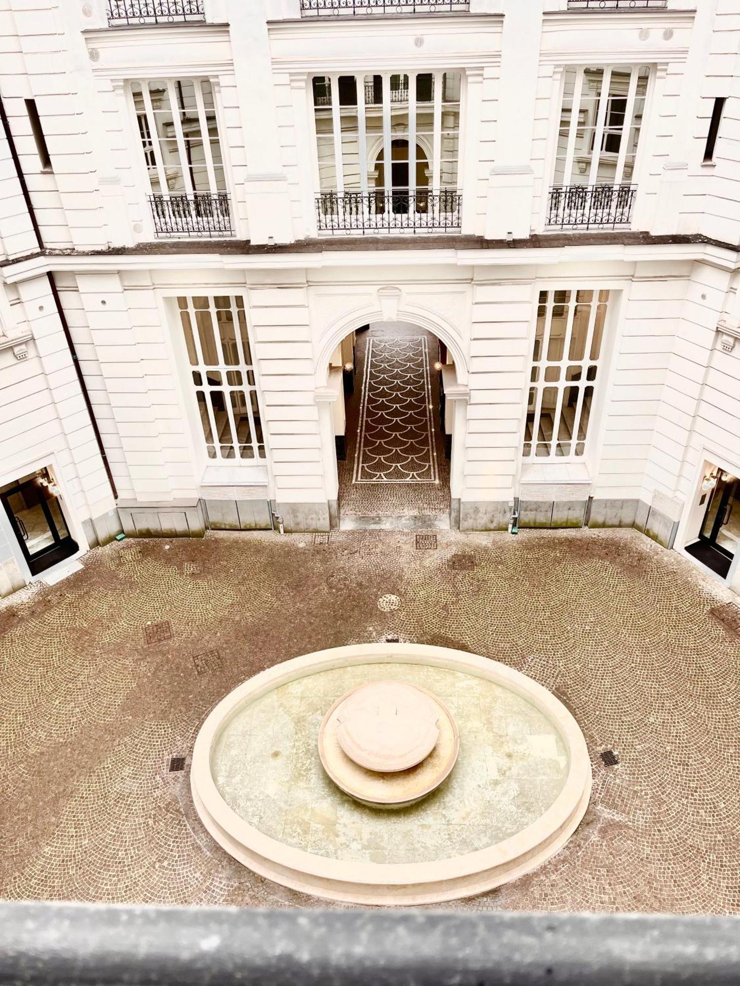 Piazza Amore Napoli Luxury Apartment Nel Cuore Di Napoli Luaran gambar